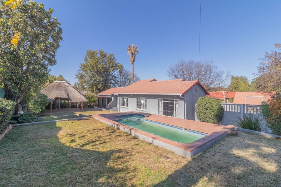 3 Bedroom Property for Sale in Brackendowns Gauteng