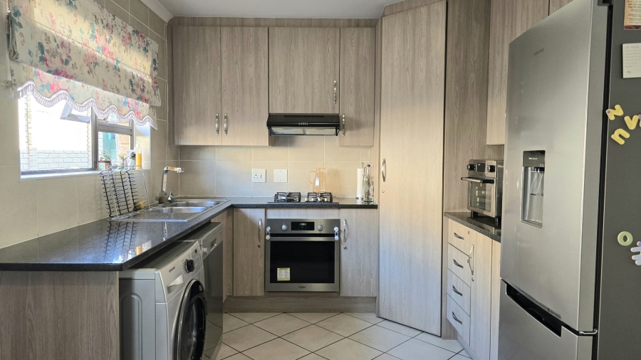 3 Bedroom Property for Sale in Eldo View Gauteng