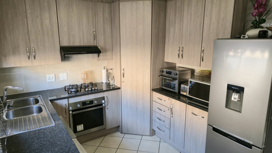 3 Bedroom Property for Sale in Eldo View Gauteng