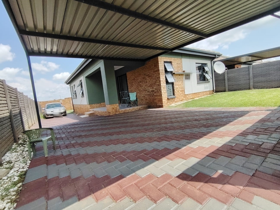 To Let 3 Bedroom Property for Rent in Lotus Gardens Gauteng