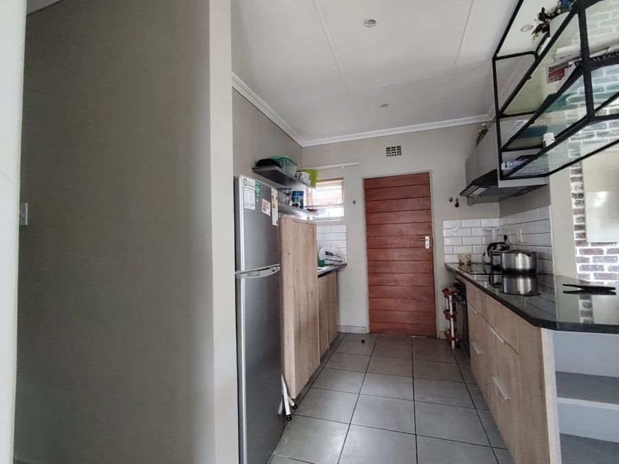 To Let 3 Bedroom Property for Rent in Lotus Gardens Gauteng
