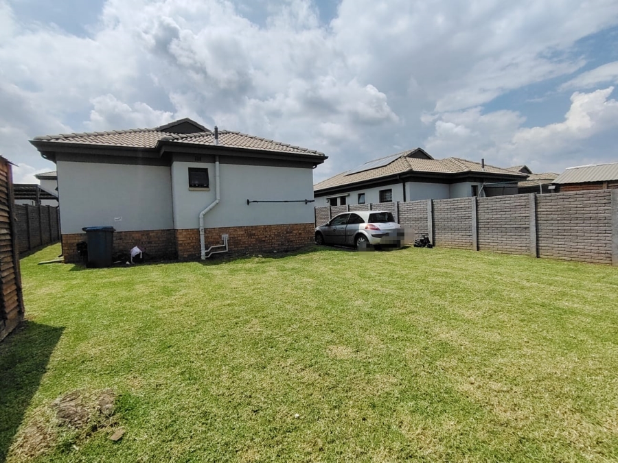 To Let 3 Bedroom Property for Rent in Lotus Gardens Gauteng