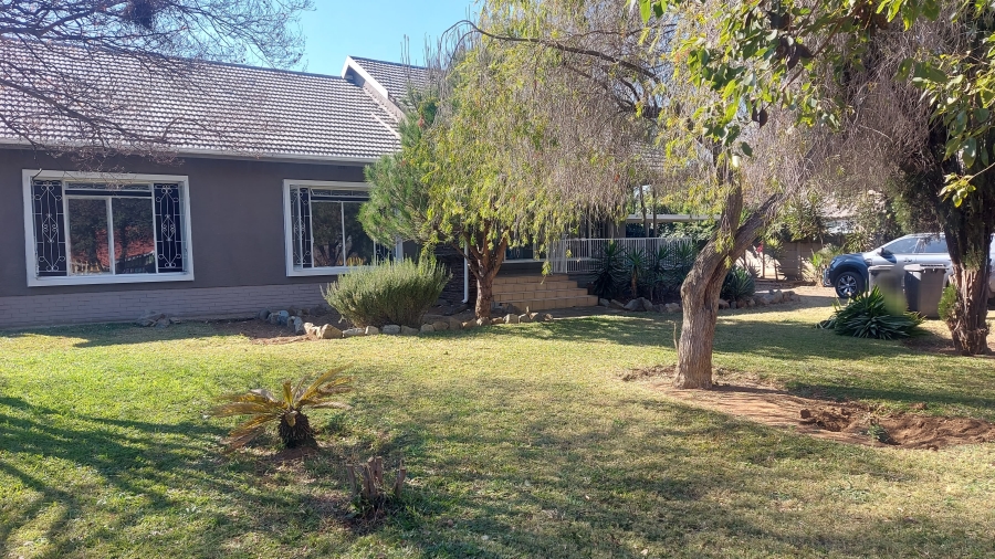 3 Bedroom Property for Sale in Farrarmere Gauteng