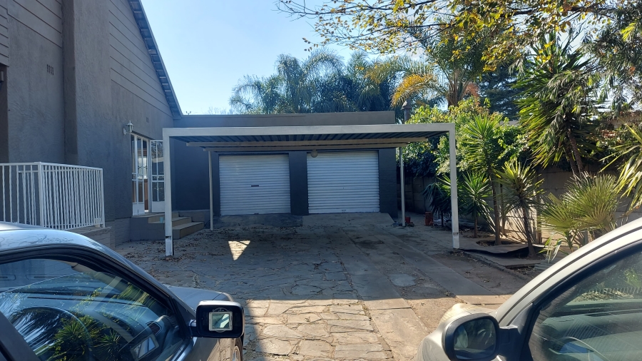 3 Bedroom Property for Sale in Farrarmere Gauteng