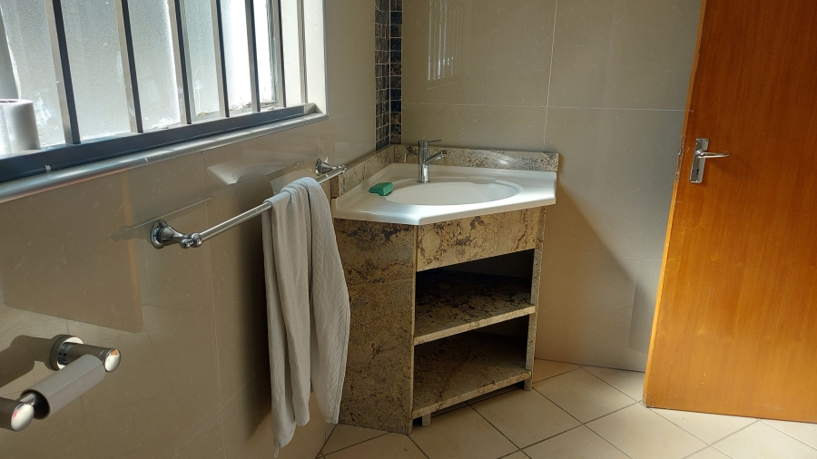 3 Bedroom Property for Sale in Farrarmere Gauteng
