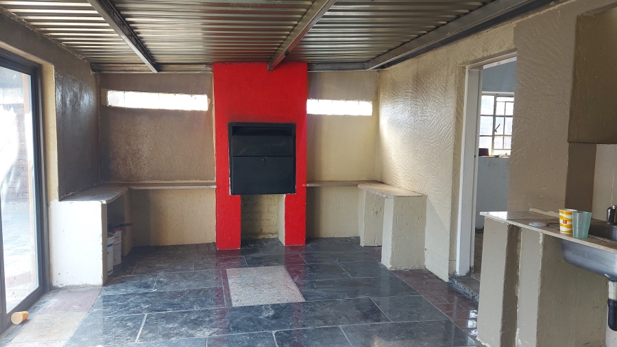 3 Bedroom Property for Sale in Farrarmere Gauteng
