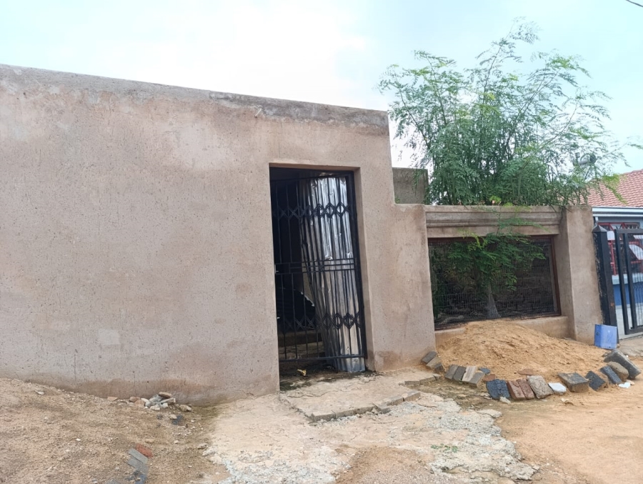 6 Bedroom Property for Sale in Soshanguve R Gauteng