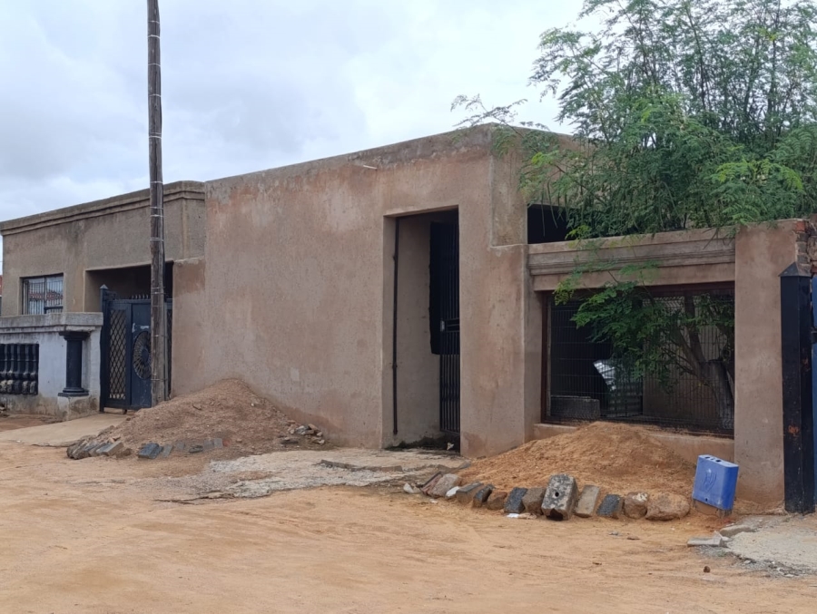 6 Bedroom Property for Sale in Soshanguve R Gauteng
