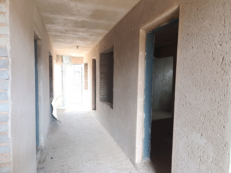 6 Bedroom Property for Sale in Soshanguve R Gauteng