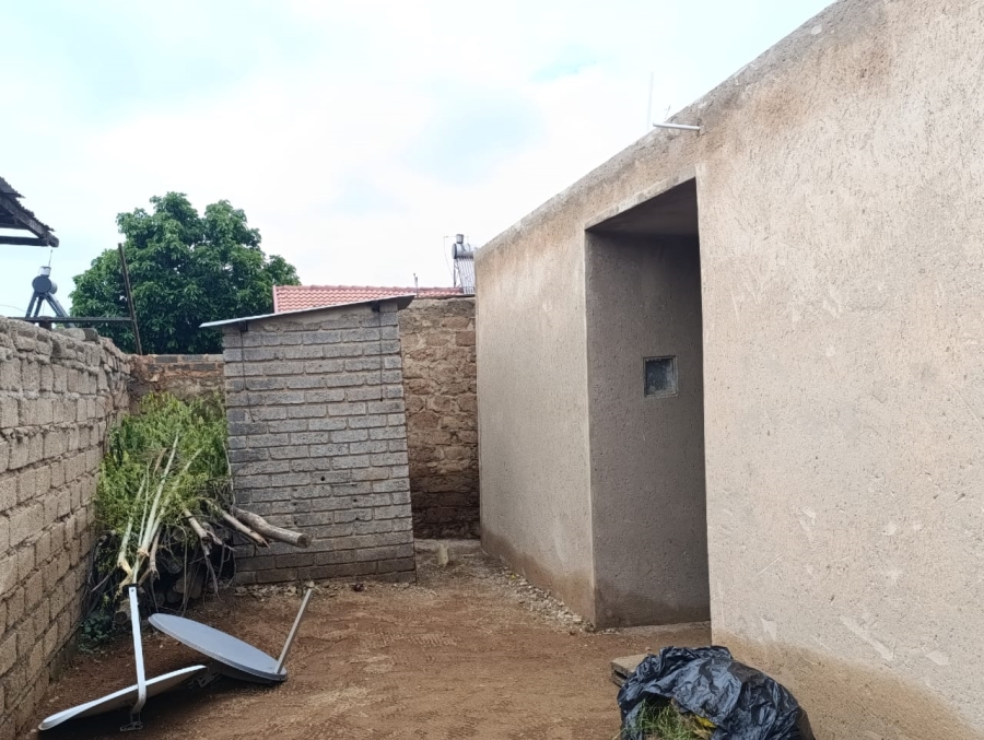 6 Bedroom Property for Sale in Soshanguve R Gauteng