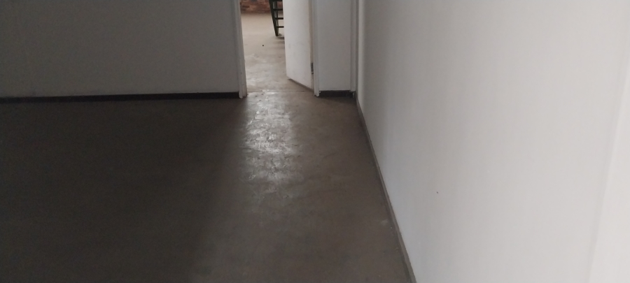 To Let commercial Property for Rent in Randjespark Gauteng