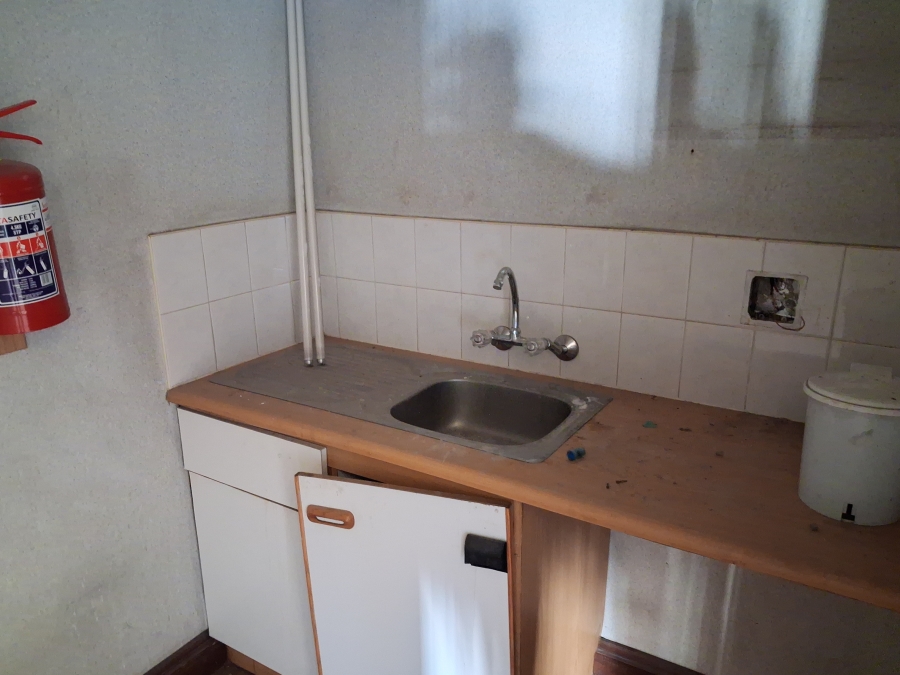 To Let commercial Property for Rent in Randjespark Gauteng