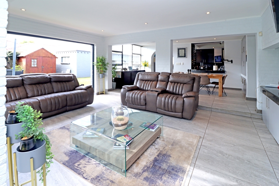 4 Bedroom Property for Sale in Sydenham Gauteng