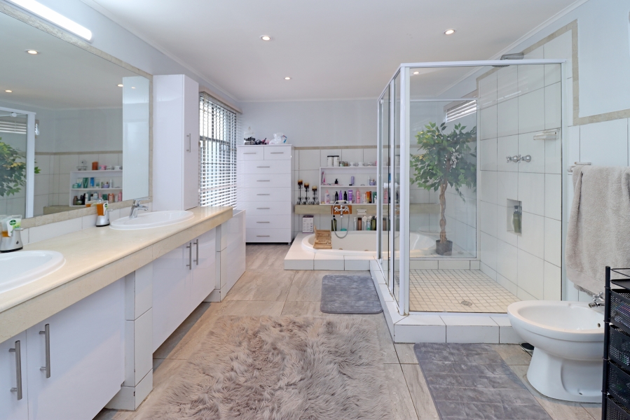 4 Bedroom Property for Sale in Sydenham Gauteng