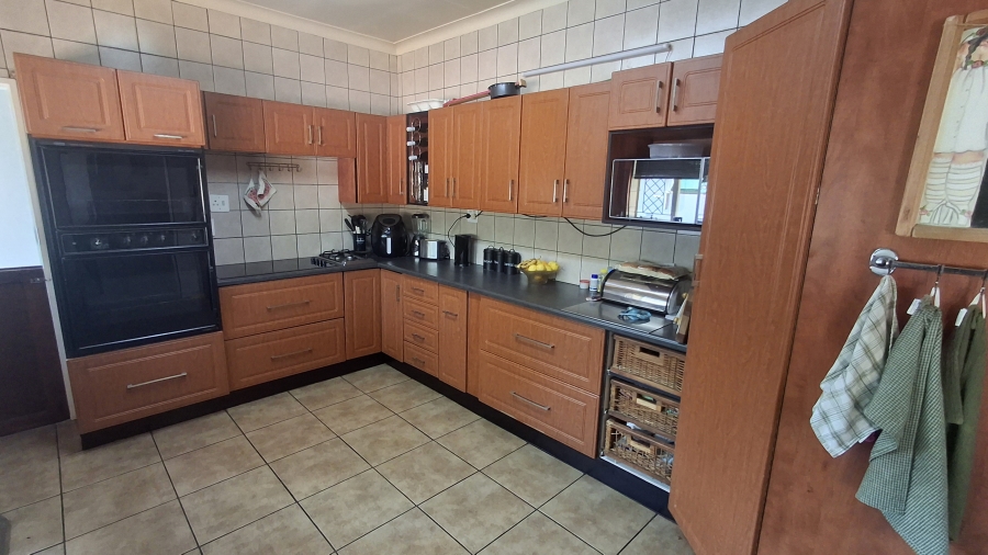 4 Bedroom Property for Sale in Sinoville Gauteng