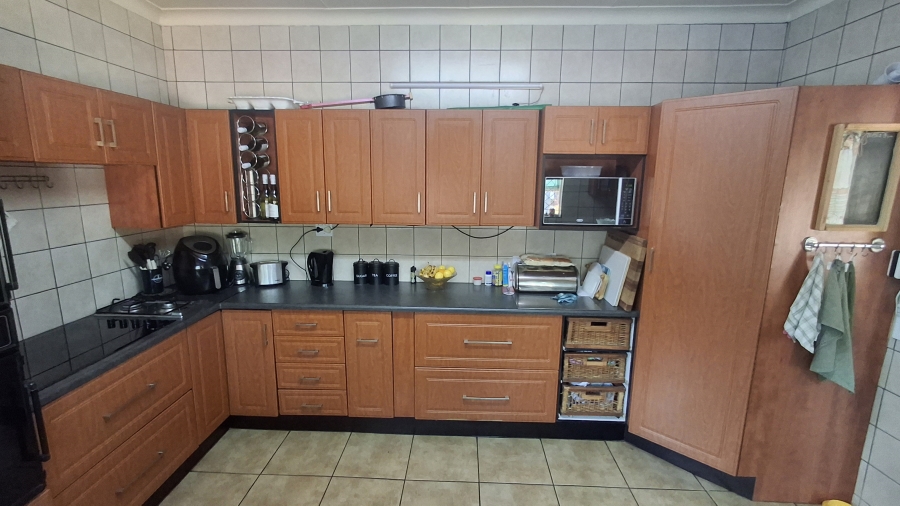 4 Bedroom Property for Sale in Sinoville Gauteng