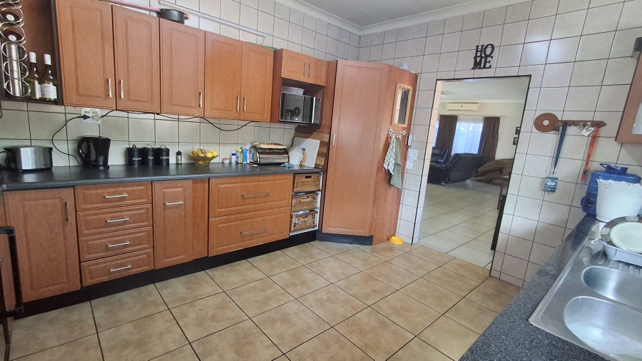 4 Bedroom Property for Sale in Sinoville Gauteng