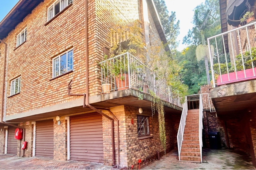 4 Bedroom Property for Sale in Brummeria Gauteng