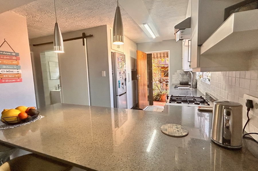 4 Bedroom Property for Sale in Brummeria Gauteng