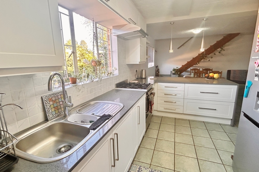 4 Bedroom Property for Sale in Brummeria Gauteng