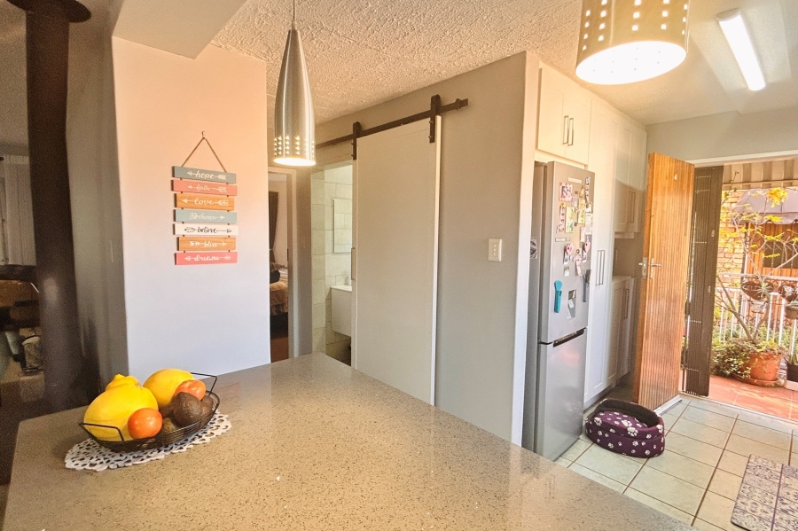 4 Bedroom Property for Sale in Brummeria Gauteng