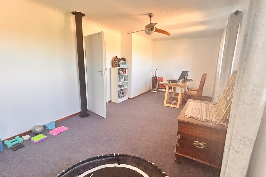 4 Bedroom Property for Sale in Brummeria Gauteng