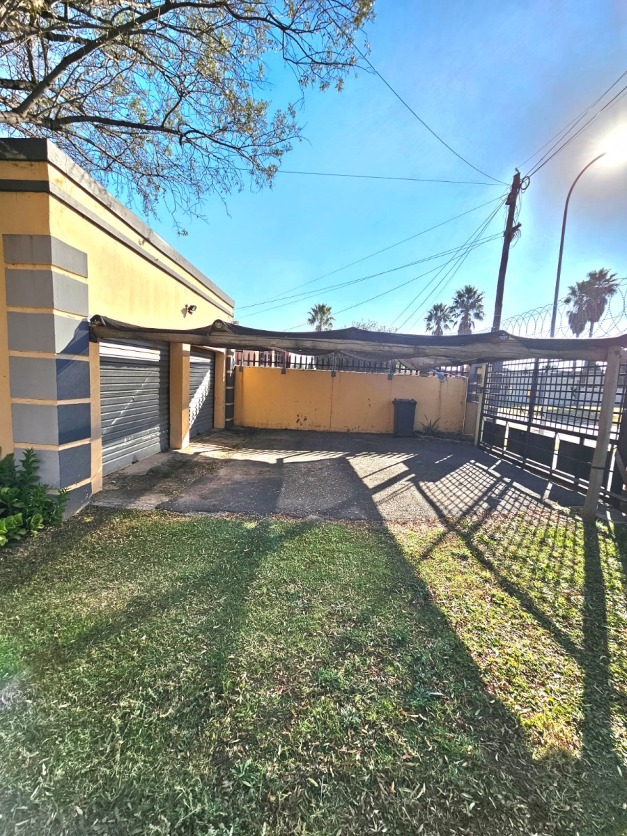 To Let 3 Bedroom Property for Rent in Dalpark Gauteng