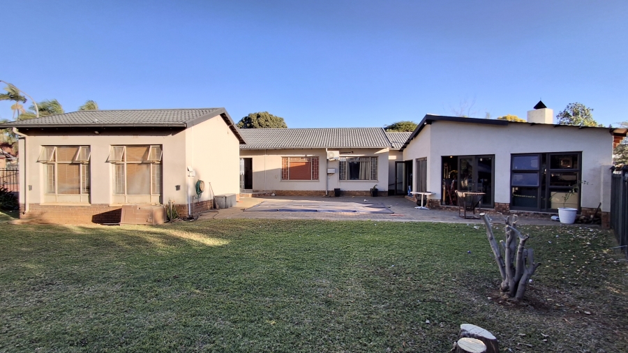 4 Bedroom Property for Sale in Sinoville Gauteng