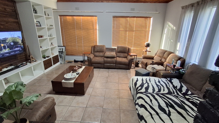 4 Bedroom Property for Sale in Sinoville Gauteng
