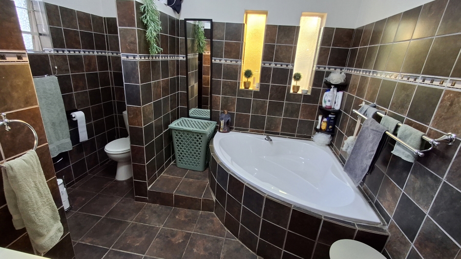 4 Bedroom Property for Sale in Sinoville Gauteng