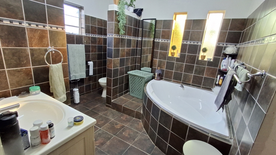 4 Bedroom Property for Sale in Sinoville Gauteng