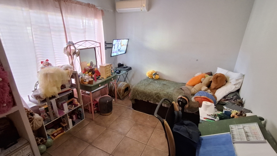 4 Bedroom Property for Sale in Sinoville Gauteng