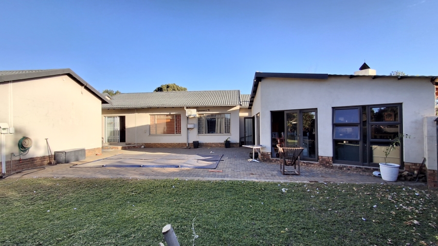 4 Bedroom Property for Sale in Sinoville Gauteng