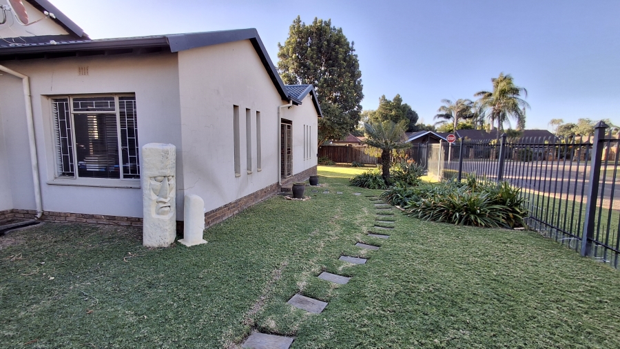 4 Bedroom Property for Sale in Sinoville Gauteng