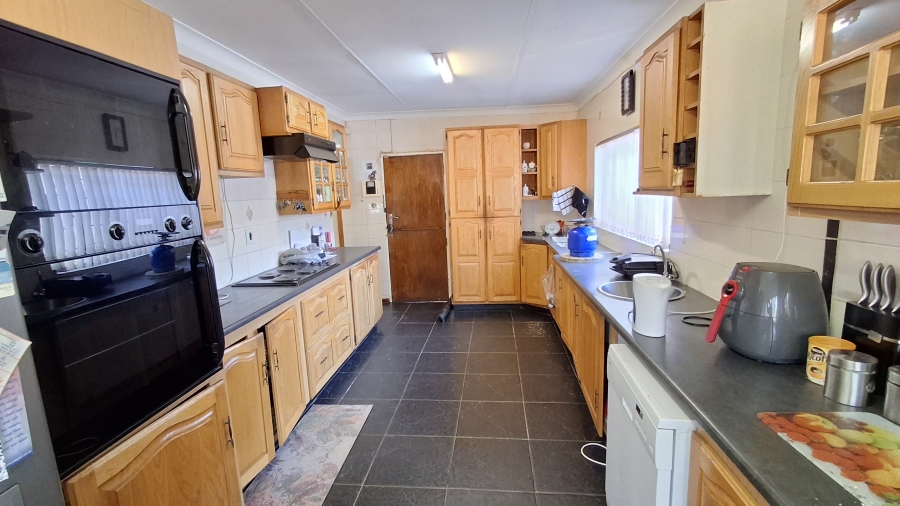 4 Bedroom Property for Sale in Sinoville Gauteng