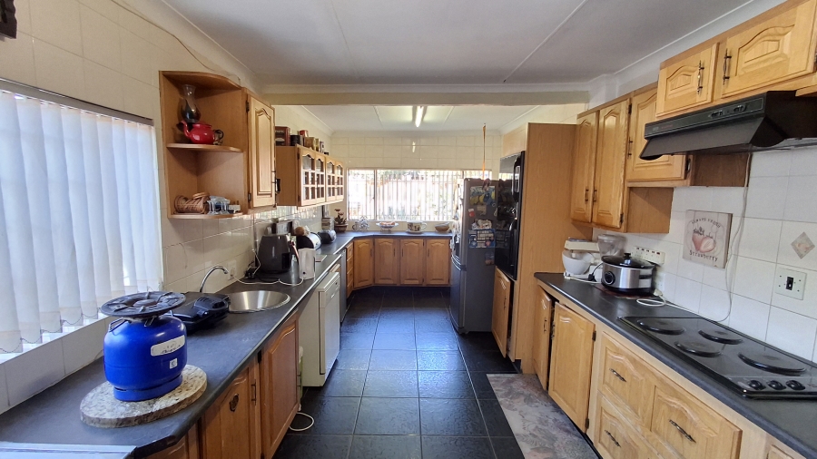 4 Bedroom Property for Sale in Sinoville Gauteng