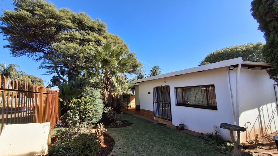 4 Bedroom Property for Sale in Sinoville Gauteng