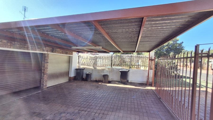 4 Bedroom Property for Sale in Sinoville Gauteng