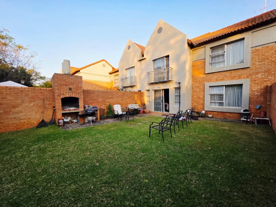 To Let 3 Bedroom Property for Rent in Die Wilgers Gauteng