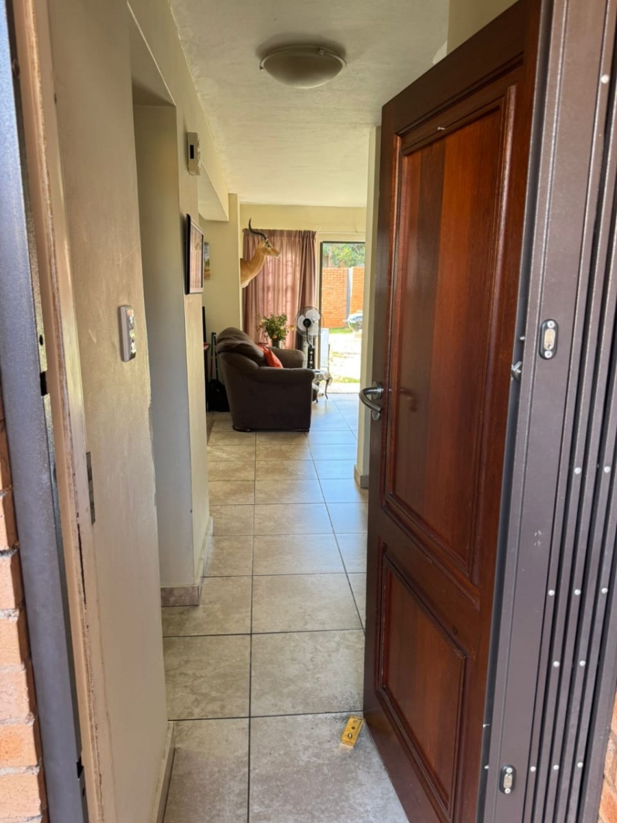 To Let 3 Bedroom Property for Rent in Die Wilgers Gauteng