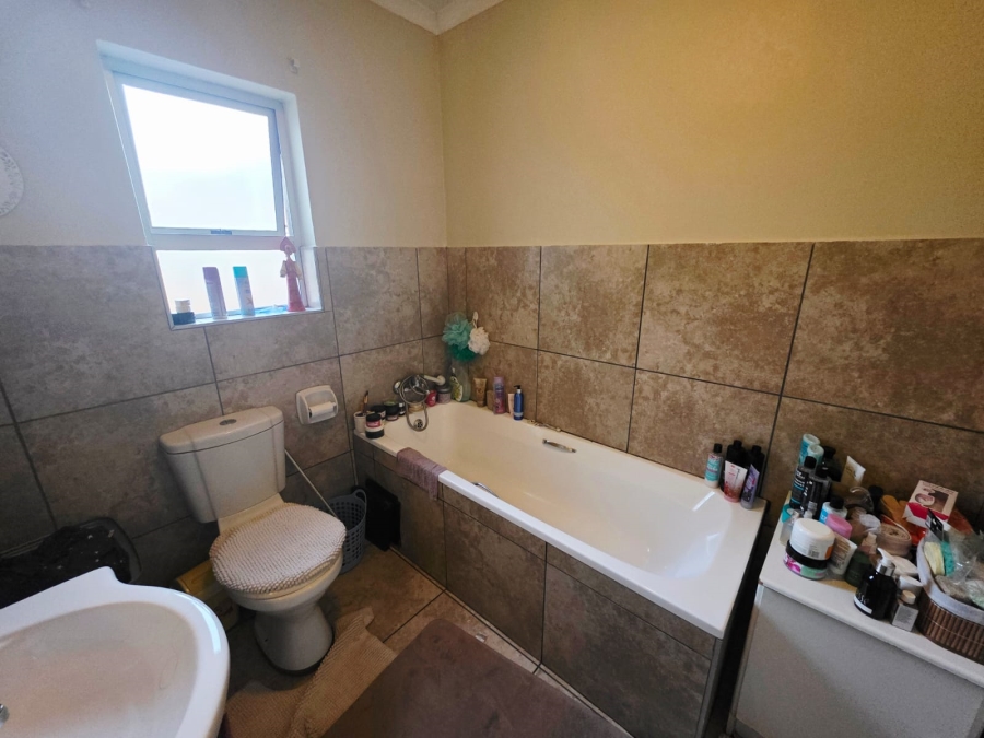 To Let 3 Bedroom Property for Rent in Die Wilgers Gauteng