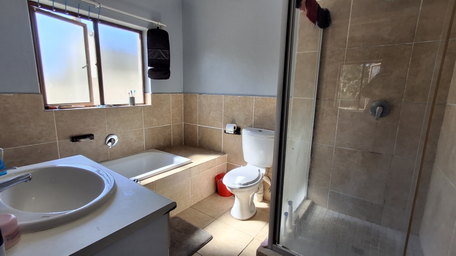 2 Bedroom Property for Sale in Hesteapark Gauteng