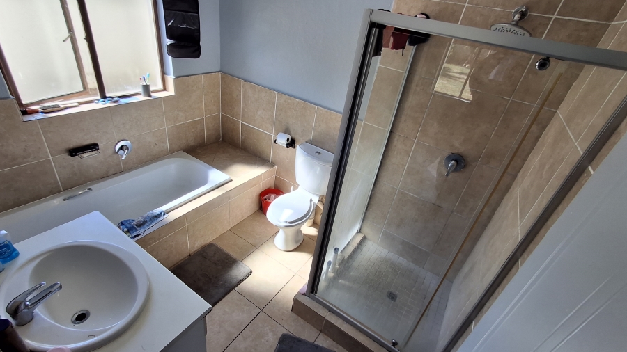 2 Bedroom Property for Sale in Hesteapark Gauteng