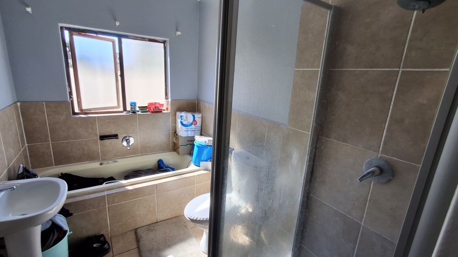 2 Bedroom Property for Sale in Hesteapark Gauteng