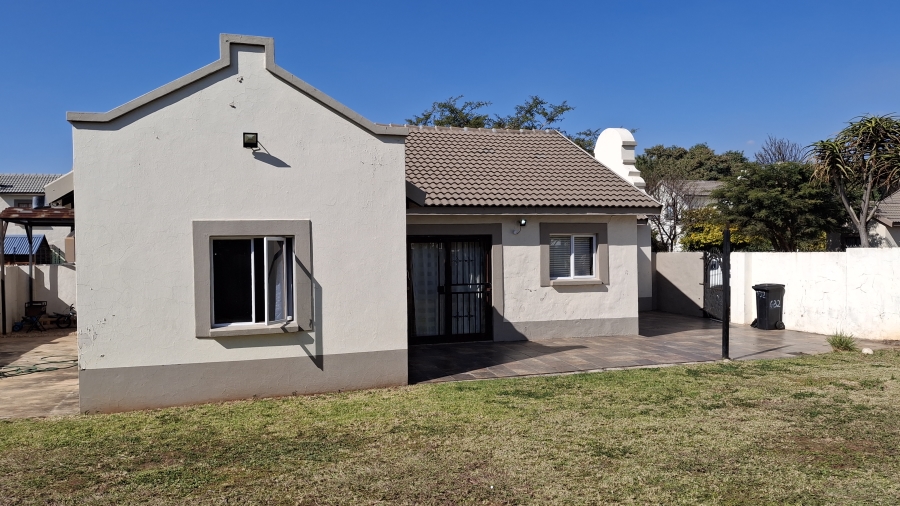 2 Bedroom Property for Sale in Hesteapark Gauteng