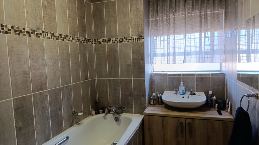 3 Bedroom Property for Sale in Wonderboom South Gauteng