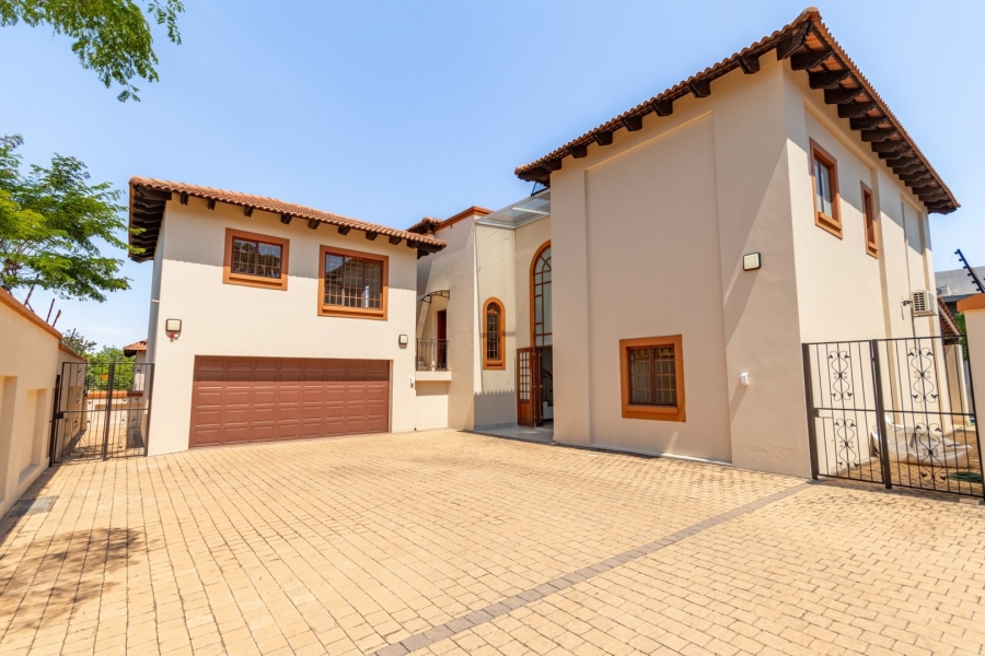 To Let 5 Bedroom Property for Rent in Bryanston Gauteng
