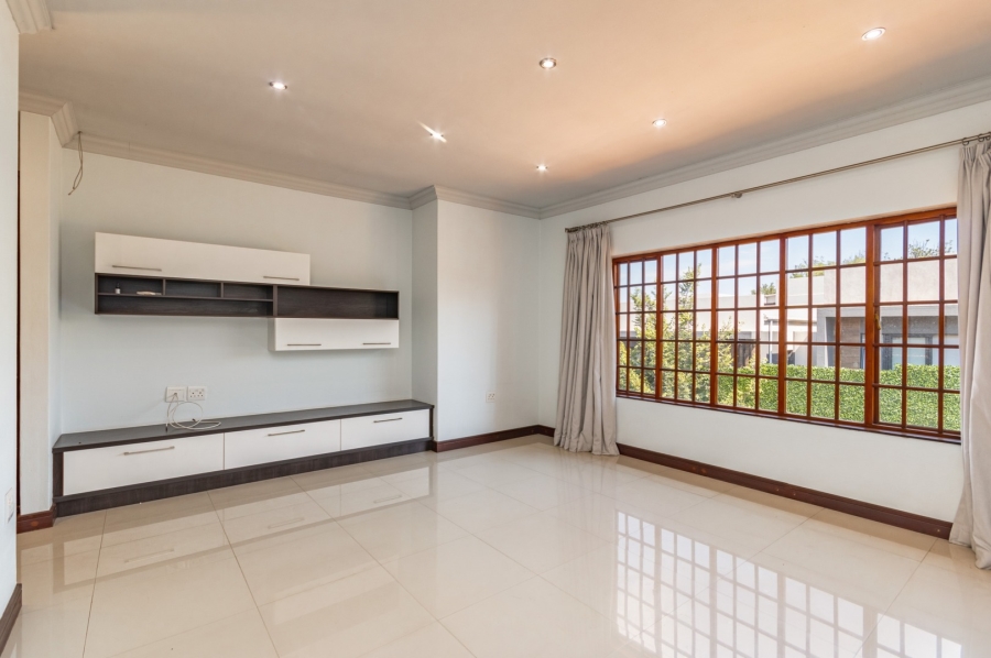 To Let 5 Bedroom Property for Rent in Bryanston Gauteng