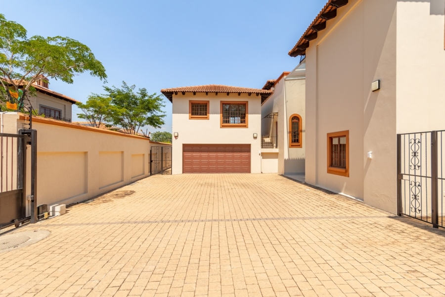 To Let 5 Bedroom Property for Rent in Bryanston Gauteng
