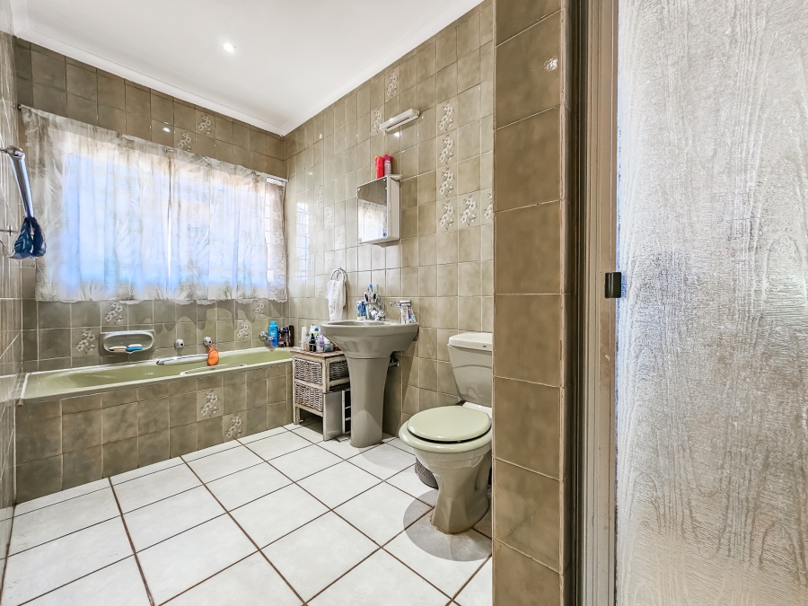 3 Bedroom Property for Sale in Magalieskruin Gauteng
